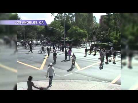 'Green Phase' Traffic Signal is Great for Cyclists!.mp4