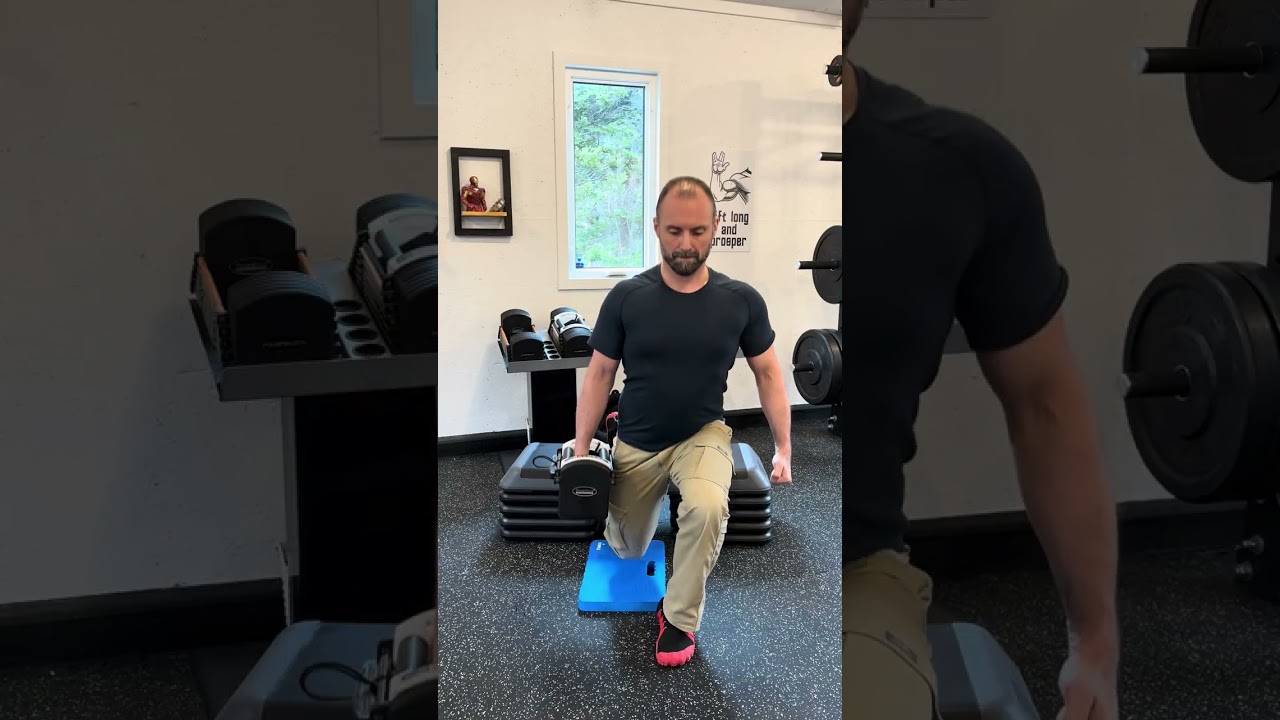 7. Rear Foot Elevated Suitcase Split Squat (Front View)