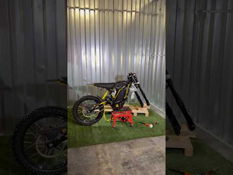 Shot of XR16 72V top speed 62mph E-Moto