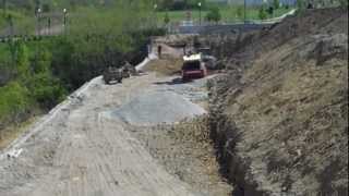 preview picture of video 'Stone Creek Modular Block Retaining Wall Progress'
