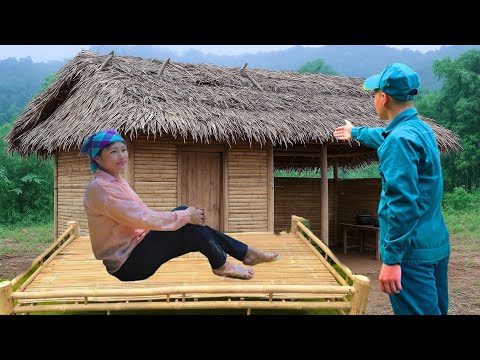 Single Mother Builds a Stunning Bamboo House with Her Own Hands – Police Praise Her Bravery