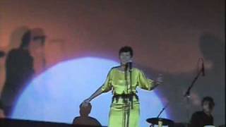 Malika Ayane - BRIGHTER THAN SUNSHINE - Grovigli Tour 2010 al Megarama di Casablanca (15-04-2010)