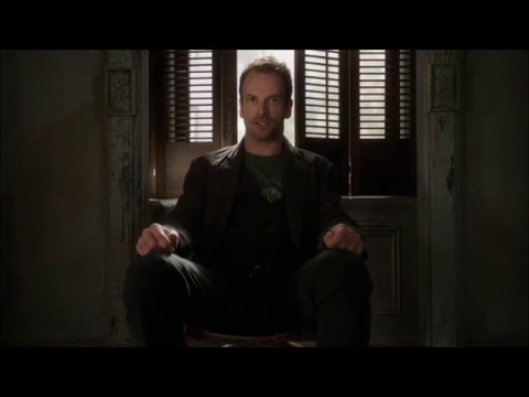Elementary 1x06 - Sherlock wakes up Watson