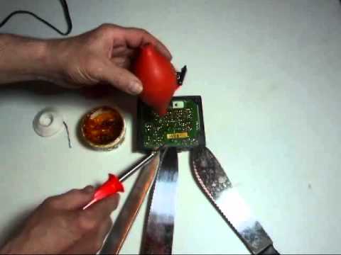 De-soldering Thermo Top PCB .wmv