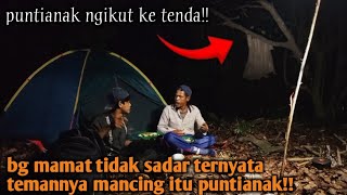 Download lagu CAMPING HOROR BG MAMAT TIDAK SADAR ADA KUNTI DI BELAKANG NYA SAAT MANCING DIA NGIKUT KITA KE TENDA!! mp3