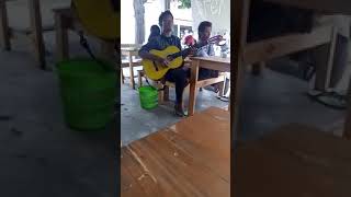 Download lagu Enak dadi wong ayu mp3