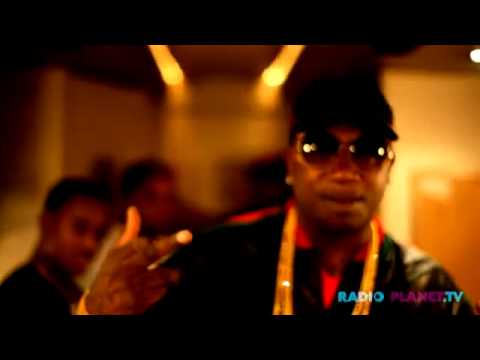 Gucci Mane- I'm Back Bitch (Official Video)