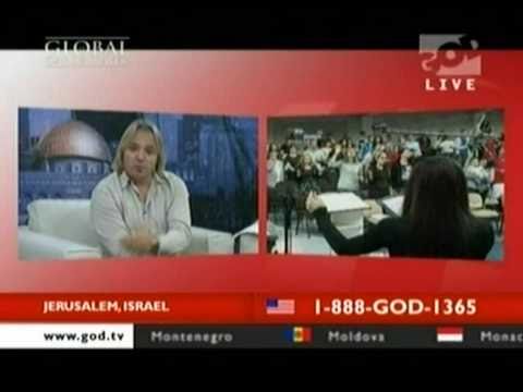 Retrospectiva 2010 - Cantecul Romania, hai ridica-te pe GodTV - mai 2010