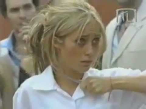 Anahi en Clase 406 - Jessica amenaza con matarse