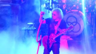 Sammy Hagar and The Circle - When the Levee Breaks