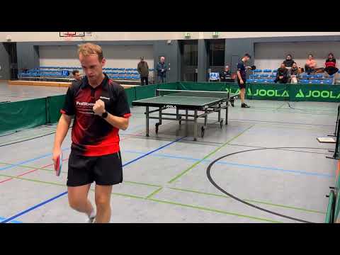 Simon Huth (2164) - Dennis Müller (2171, TTC Elz) (Oberliga Hessen, Vorrunde 25/26)
