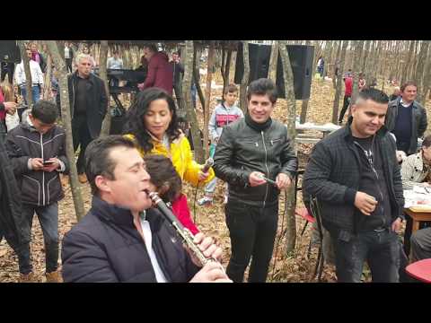 Dita e veres 2019 ne Deshiran Elbasan .Kendoi : Ani Myzeqarja, Ergys Hyka.Klarinet : Fred Mjeshtri