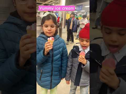 Trying ice cream new flavor 🍦🍦