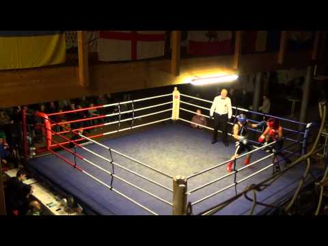 Alin Dondoczi (ROT) vs. Yüce Ertac (BLAU) - Pugilist Länderkampf Rumänien 22.02.14