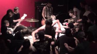 Ceremony Live - "Kersed" And "I Want To Put This To An End"