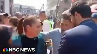Download lagu Mexico’s President Claudia Sheinbaum presses charges after being groped in street mp3 Download lagu Mexico’s President Claudia Sheinbaum presses charges after being groped in street mp3