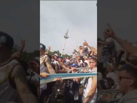 "Hinchada del Deportivo Merlo. FUTBOL ARGENTINO" Barra: La Banda del Parque &bull; Club: Deportivo Merlo &bull; País: Argentina