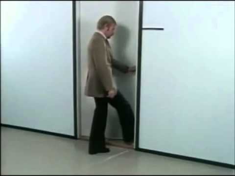 How to open a door - Finnish instructional video from 1979, but reversed