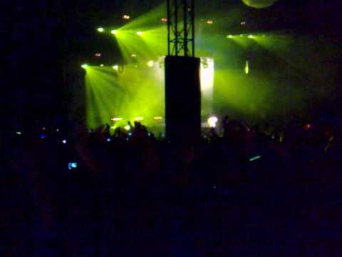 Underworld - Born Slippy - Creamfields 2008.mp4