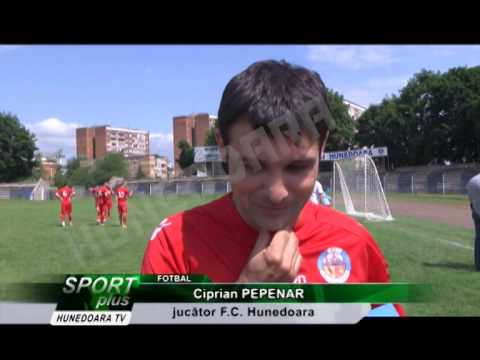 „MINGEA POATE TRECE PRINTRE GRATII"