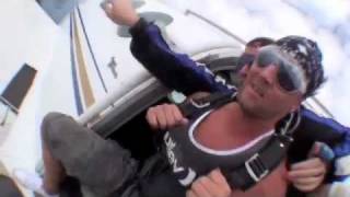 preview picture of video 'Devin Wilson Skydive Long Island NY 09/17/11'