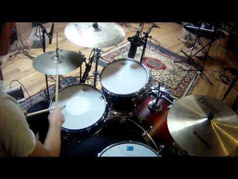 SNEAK PREVIEW IDENTITY CIRCUS EP