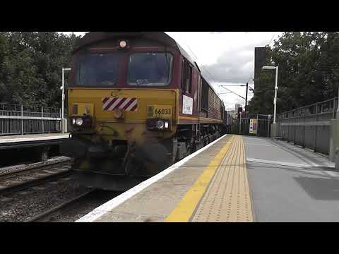 (HD) Euro Cargo Rail 66033 passes Hackney Wick - 10/8/11