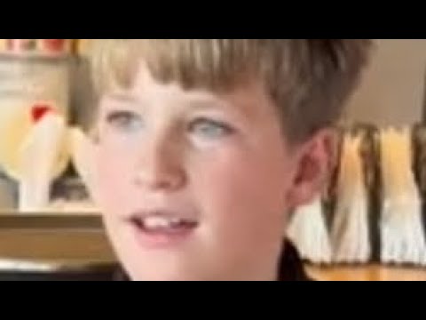 Djaloshi Shqiptar ne Zvicer qe mahniti te gjith me kengen e tij per Nënën,Zoti te rujt djalosh