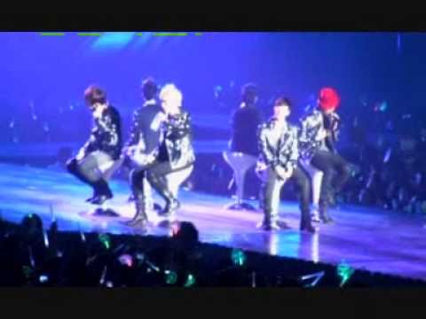 [Fancam] 110218 Welcome Back To Beast Airline - Clenching A Tight Fist