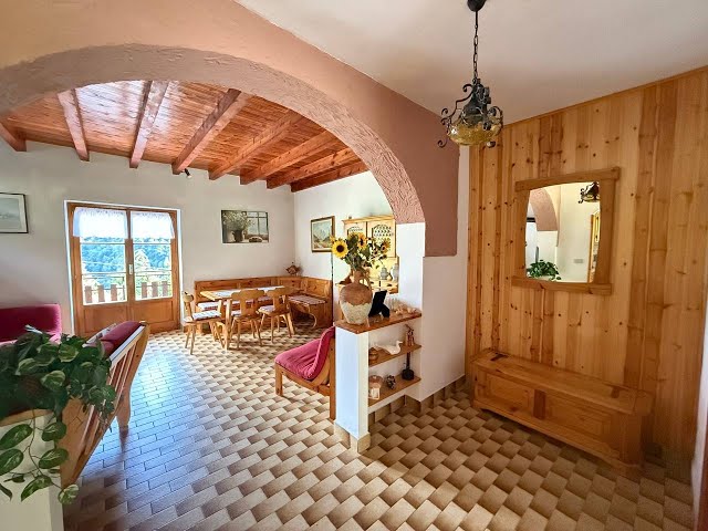 A TREMENICO, IN VALVARRONE, APPARTAMENTO CON VISTA PANORAMICA