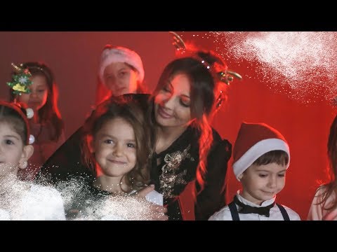 BOZICNA PESMA – „BOZIC JE“ - Muzička radionica Mari Mari - ZVEZDE PEVAJU ZA DECU