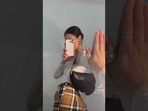 poses to use for Instagram (mirror selfie) #shorts #aesthetic #fashion #instagram