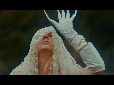 Serena Foster - Wild Things (Official Music Video)