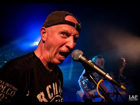 Petr Kuna Buneš /Alkehol/ - Bawagan