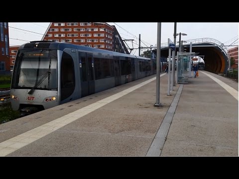 RET Metro Combi Type R (SG3+RSG3) komt aan & vertrekt op Leidschenveen richting Slinge