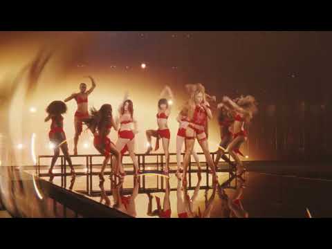 Tate McRae&rsquo;s Housewife Performance at the Victoria&rsquo;s Secret Fashion Show | Victoria&rsquo;s Secret