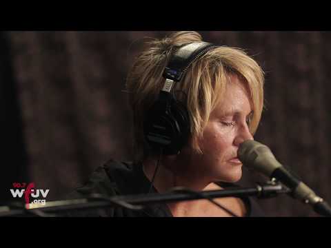 Shawn Colvin - "The Facts About Jimmy" (Live at WFUV)