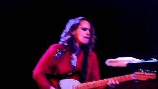 ANNA CALVI &quot;First we kiss&quot; live in Brooklyn, NYC (12/13/2011)