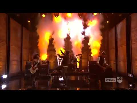Skillet - Rise [Live on Conan]