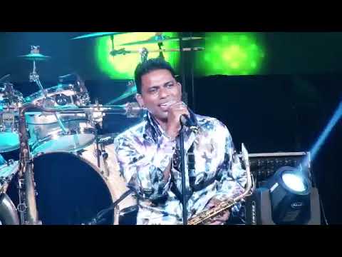 Kumariyak Wage obata ruwa deela atha...// Song Artist-[ HectorDias..Musical show Indoor.