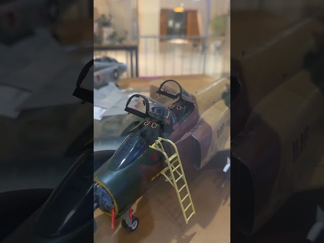 Vídeo relacionado con OPO 10 - Avion Militar de Caza 1/100 Mcdonnell Douglas F-4F Phantom II Alemania 1978 - CP07