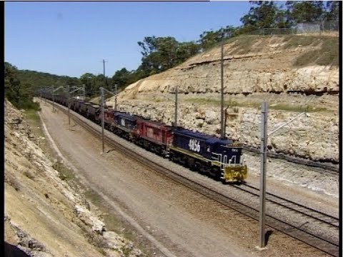 FreightCorp 48 & 82 class diesel locomotives- Banking over Fassifern - 1998