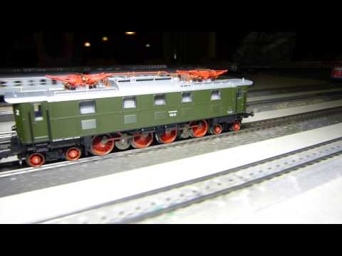 29. Stummi-Treff WN,  07 - E 52 12 (Märklin 37523) mit Silberlingen