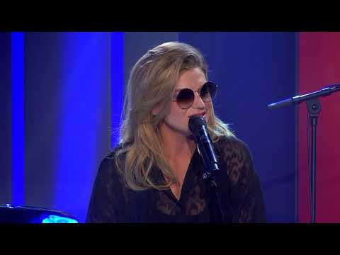 Melody Gardot - Moon River (Live) - RTL Live