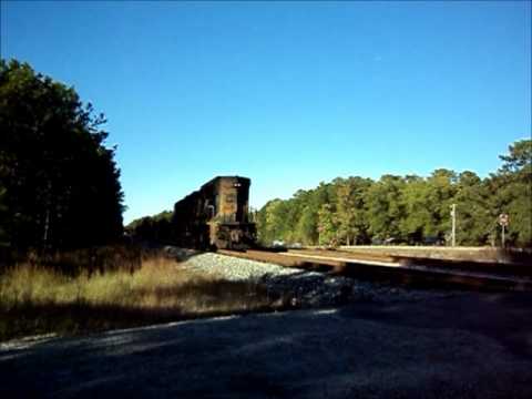CSX Q542 hooking up to it's load in Peachtree City, GA