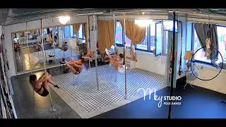 Pole Dance aula com  ⁨  ⁨@Marinamey  - Mey Pole Dance Studio