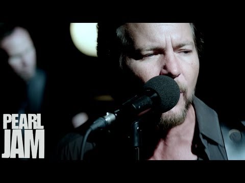 Video per il significato della canzone Sirens di Pearl Jam