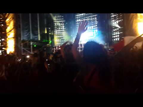 Ultra Music Buenos Aires 2014 - Showtek Girls on top