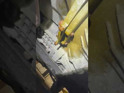 Beware watch this before replacing your rear main seal on your Kia Sorrento 3.3 L ￼ oil press switch