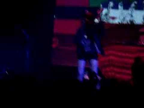 MIA (Live) Pull up the People